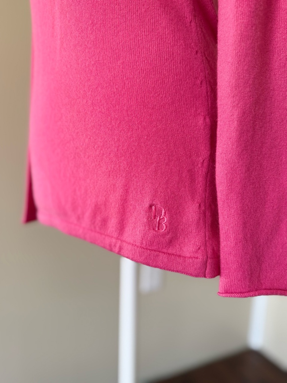 Dooney & Bourke Pink Long Sleeve Knit Sweater Top 100% Cashmere DB Embroidered - Picture 3 of 13